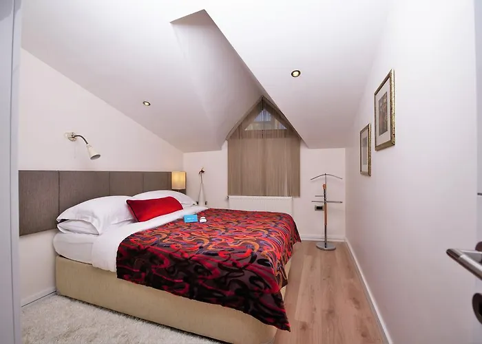 Aura Hotel apartamentowy 2*