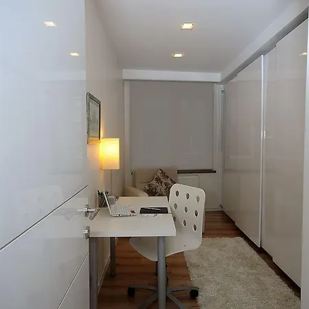Aura Lejlighedshotel 2*