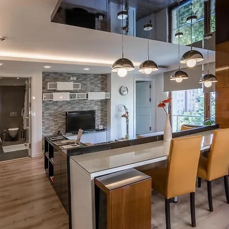 Aparthotel Aura 2*
