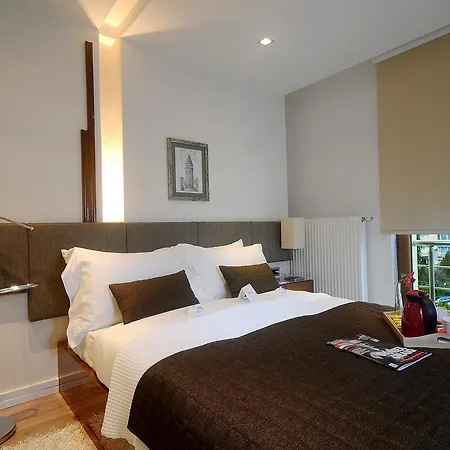 Lejlighedshotel Aura 2*