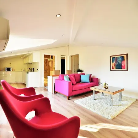 Aura 2* Istanbul