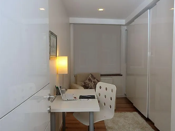 Aura Hotel apartamentowy 2*